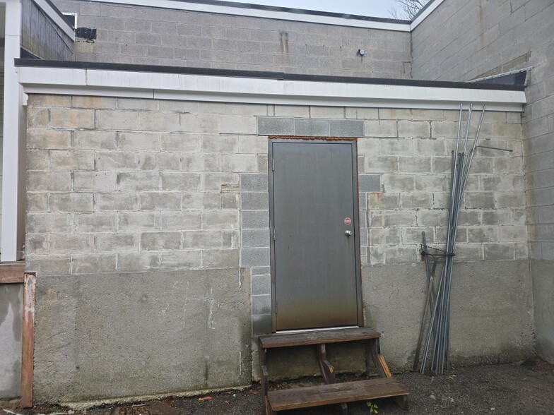 1438 Washington St, Stoughton, MA for lease - Building Photo - Image 2 of 4
