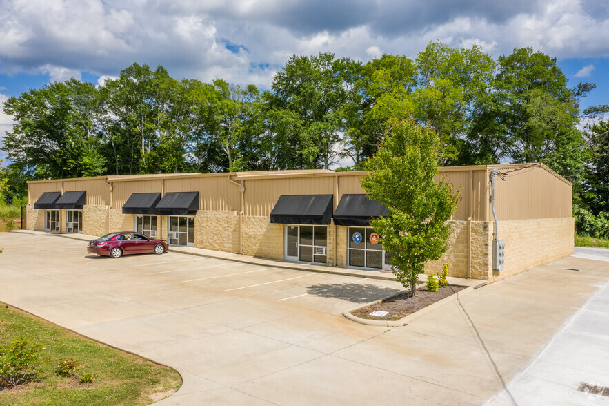 1325 Shannon Ct, Opelika, AL for sale - Primary Photo - Image 1 of 14