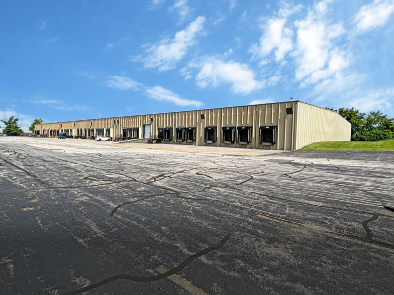 8801-8845 Seeger Industrial Dr, Berkeley, MO à louer - Photo du b timent - Image 1 de 5