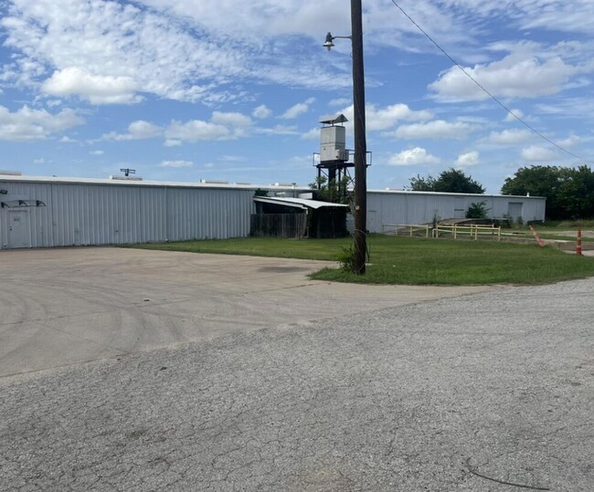 More details for 425 Peters St, Waxahachie, TX - Industrial for Lease