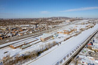 300 Rue de la Berge-du-Canal, Montréal, QC - Aerial  map view