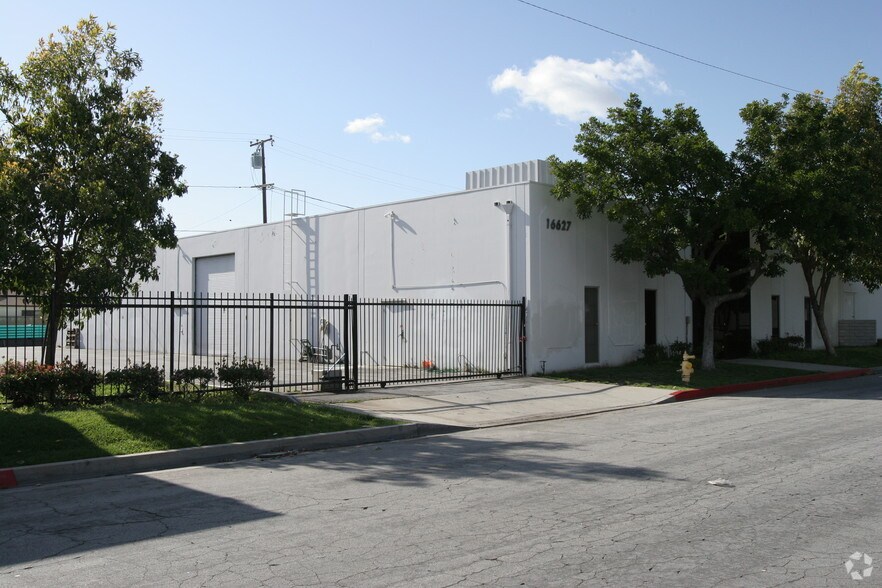 16627 Parkside Ave, Cerritos, CA à louer - Photo du bâtiment - Image 2 de 5