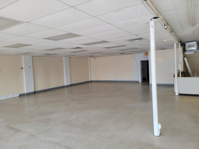 2518-2536 W 13th St, Wichita, KS à louer - Photo du bâtiment - Image 2 de 24