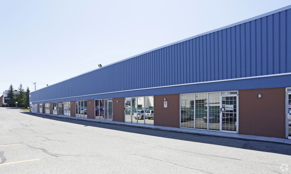 2625 18th St NE, Calgary, AB à louer - Photo du bâtiment - Image 2 de 3