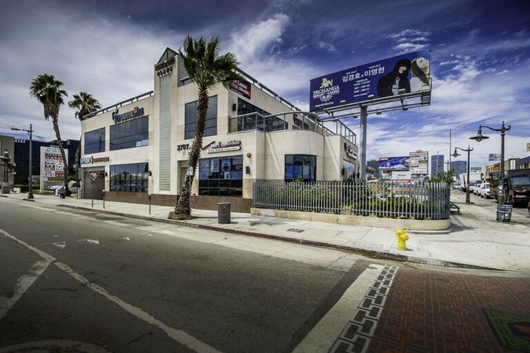 2707 W Olympic Blvd, Los Angeles, CA for lease Building Photo- Image 1 of 26