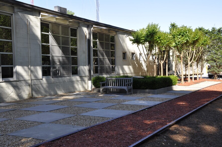 1123 Zonolite Rd NE, Atlanta, GA à louer - Photo principale - Image 1 de 22