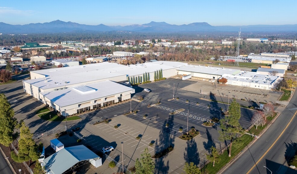 4300-4356 Caterpillar Rd, Redding, CA for sale - Building Photo - Image 2 of 33