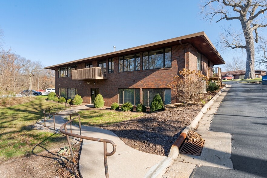 604 35th Ave, Moline, IL for lease - Building Photo - Image 3 of 15