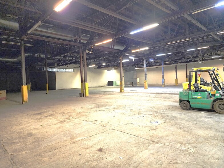 225-227 East Ave, Albion Town Orleans, NY for lease - Building Photo - Image 2 of 3