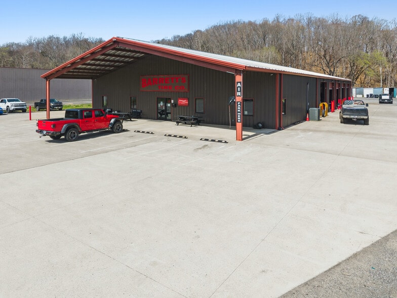 1554 Donelson Pky, Dover, TN for sale - Building Photo - Image 2 of 5