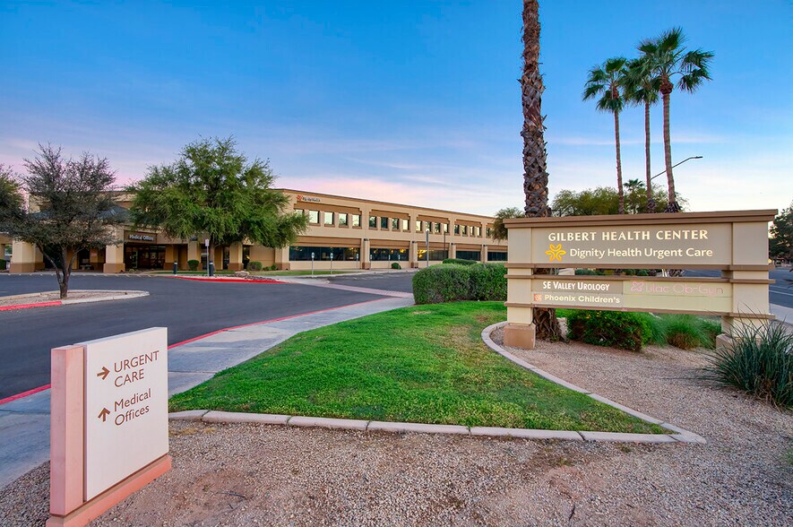 1501 N Gilbert Rd, Gilbert, AZ à louer - Photo principale - Image 1 de 10