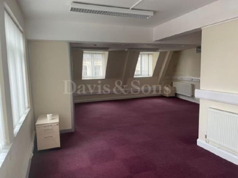 17-18 High St, Newport for sale - Interior Photo - Image 1 of 23