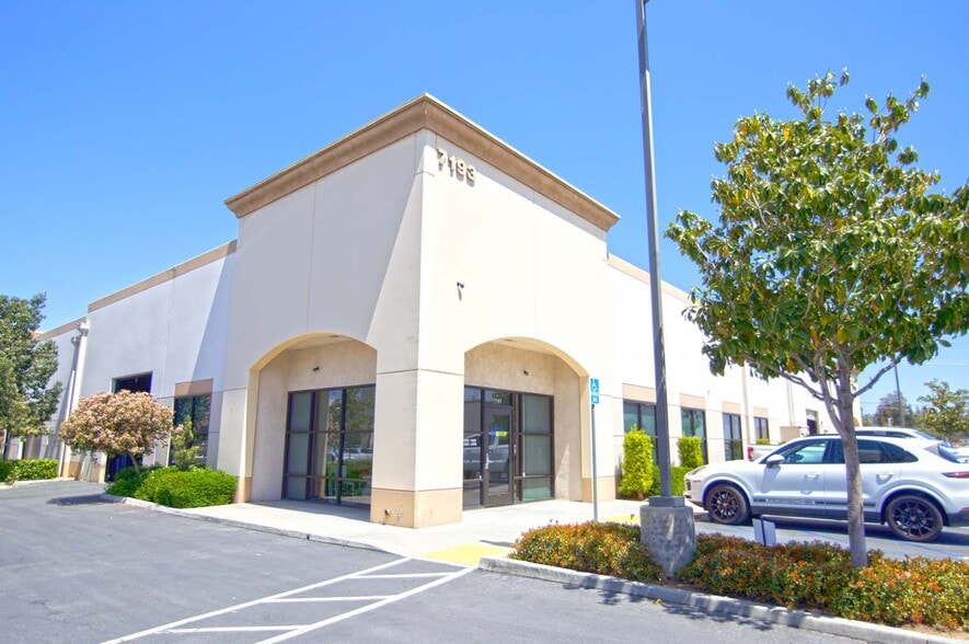 7193 Old 215 Frontage Rd, Moreno Valley, CA for lease - Building Photo - Image 1 of 3