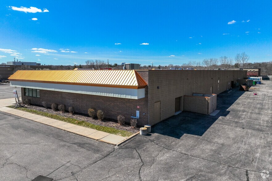 2231 E 11th Ave, North Saint Paul, MN à vendre - Photo du bâtiment - Image 3 de 5