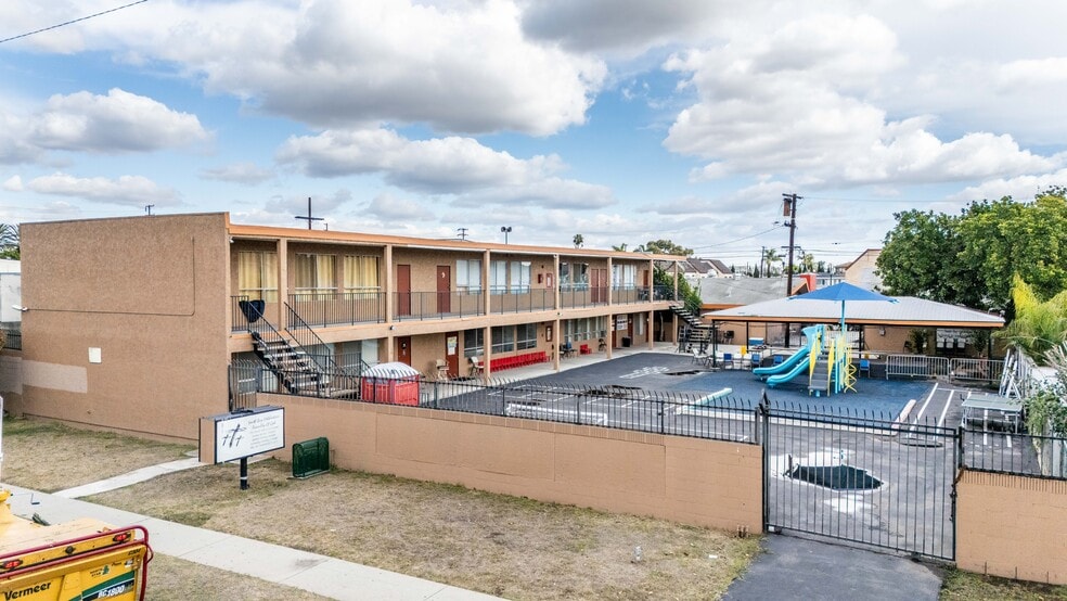 12914 Cordary, Hawthorne, CA à vendre - Photo du bâtiment - Image 3 de 6