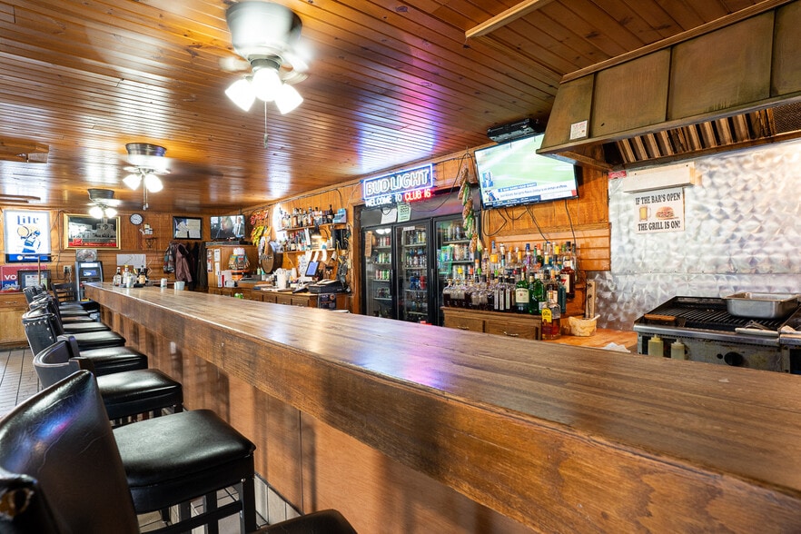 1615 W Wisconsin St, Sparta, WI for sale - Building Photo - Image 2 of 23