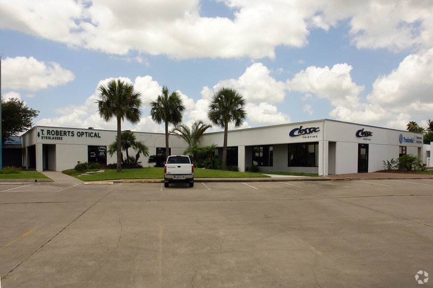 4639 Corona Dr, Corpus Christi, TX for lease - Primary Photo - Image 1 of 10