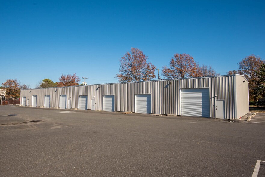 999 Airport Rd, Lakewood, NJ à louer - Photo du bâtiment - Image 3 de 5