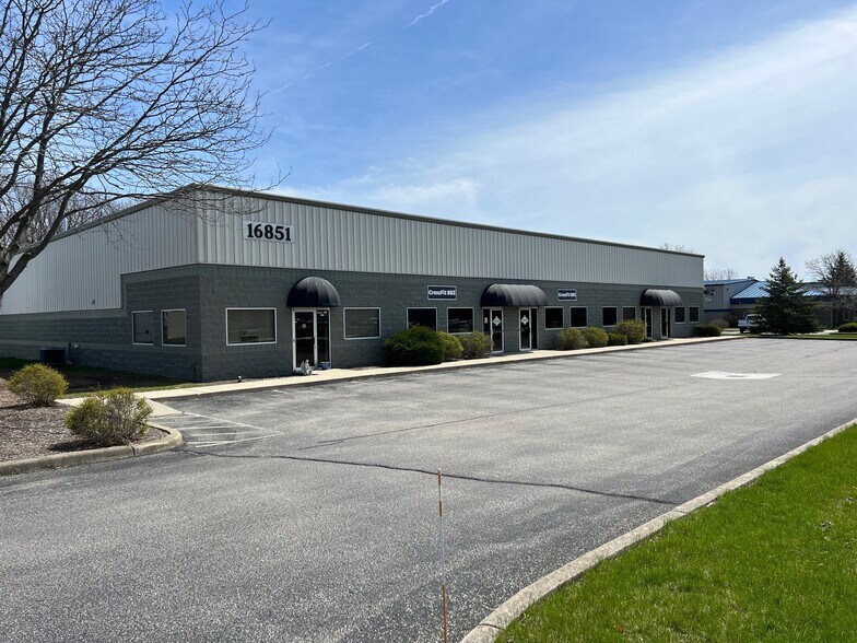 16851 Southpark Dr, Westfield, IN à louer - Photo du bâtiment - Image 2 de 5