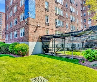 Plus de détails pour 630 Lenox Ave, New York, NY - Commerce de détail à louer