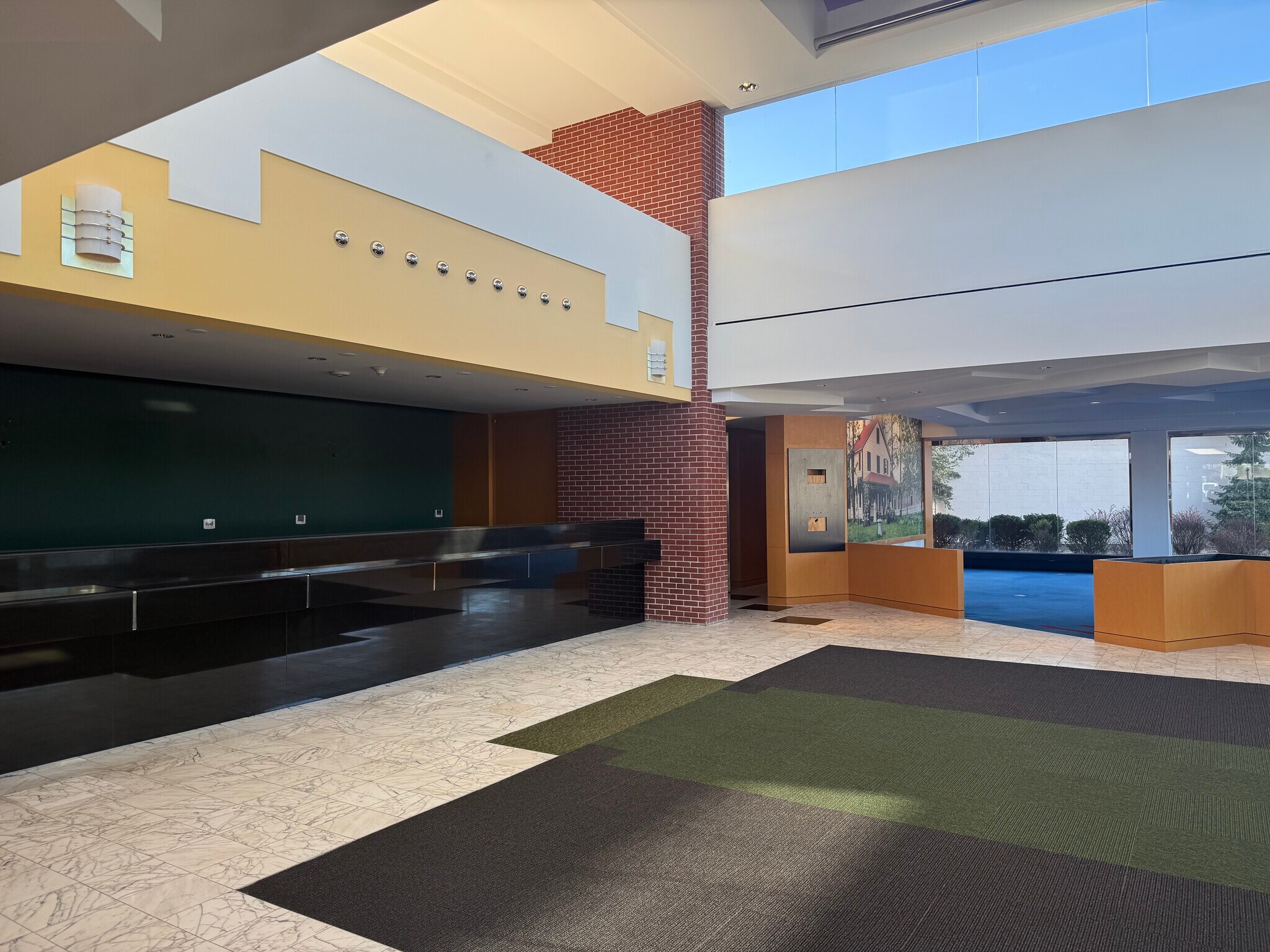 2822 Middle Country Rd, Lake Grove, NY for lease Building Photo- Image 1 of 5