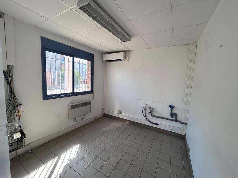 96 Avenue Du Progrès, Chassieu for lease - Interior Photo - Image 2 of 13