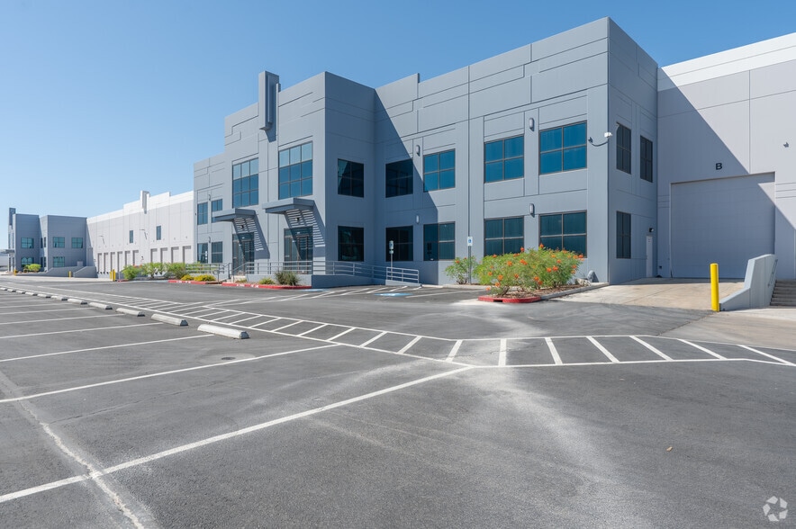 6025 Procyon St, Las Vegas, NV for lease - Building Photo - Image 1 of 12