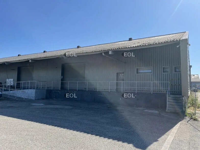 Industrial in Corbas for lease - Building Photo - Image 1 of 11