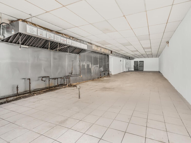 12 W 183rd St, Bronx, NY à louer - Photo du bâtiment - Image 2 de 10