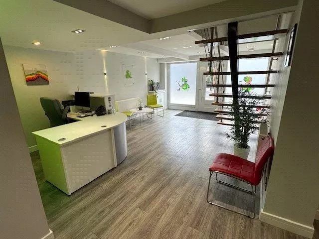 86 Market St, Bolton for lease - Interior Photo - Image 3 of 14