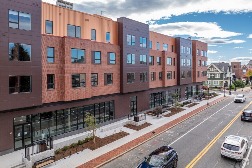 45 E Central St, Natick, MA à louer - Photo du bâtiment - Image 3 de 7