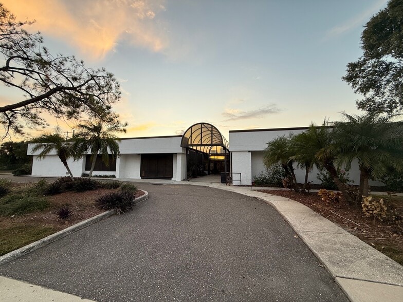 4555 S Manhattan Ave, Tampa, FL for lease - Building Photo - Image 3 of 19
