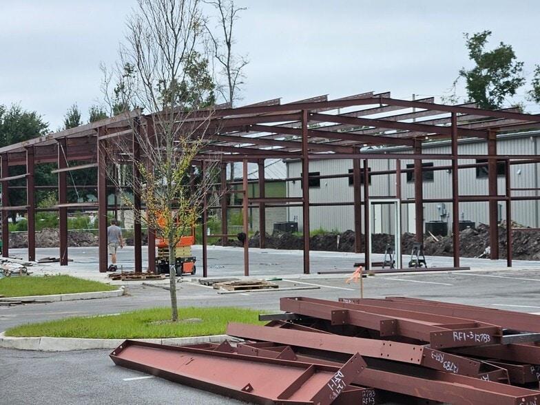 169 College Dr, Orange Park, FL à vendre - Photo du bâtiment - Image 2 de 7