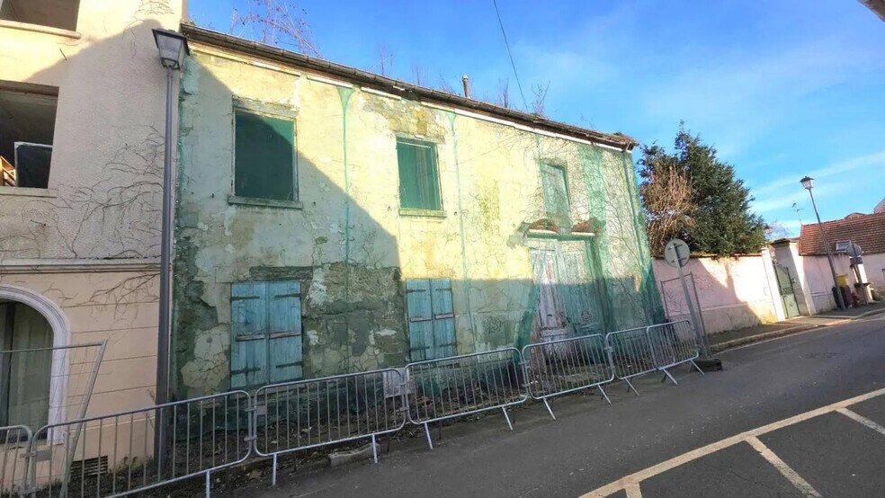 Local d'activités dans Cergy à vendre - Photo du bâtiment - Image 2 de 18