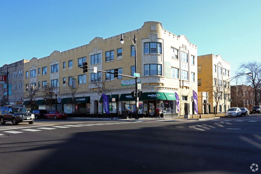 4863 W Irving Park Rd, Chicago, IL for lease - Primary Photo - Image 1 of 11