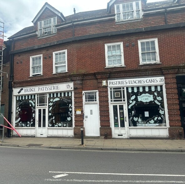 18-24 Bridge St, Winchester for lease - Building Photo - Image 2 of 3