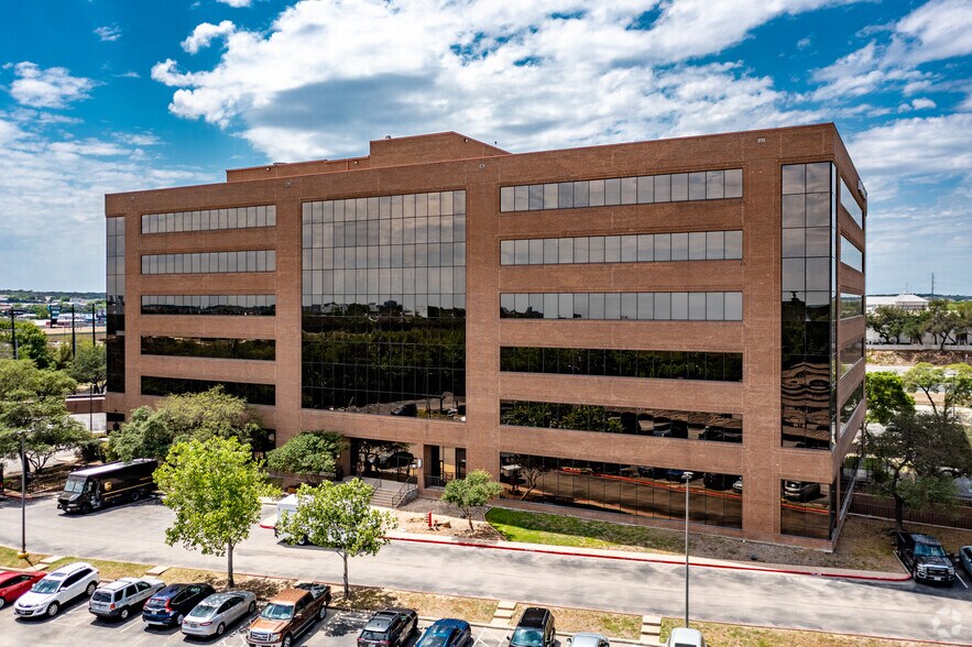 12500 San Pedro Ave, San Antonio, TX à louer - Photo du bâtiment - Image 2 de 6