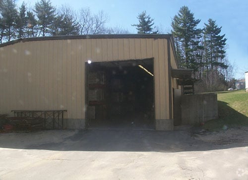 70-74 Powers Street, Milford NH portefeuille de 3 propriétés à vendre sur LoopNet.ca - Photo du bâtiment - Image 2 de 56