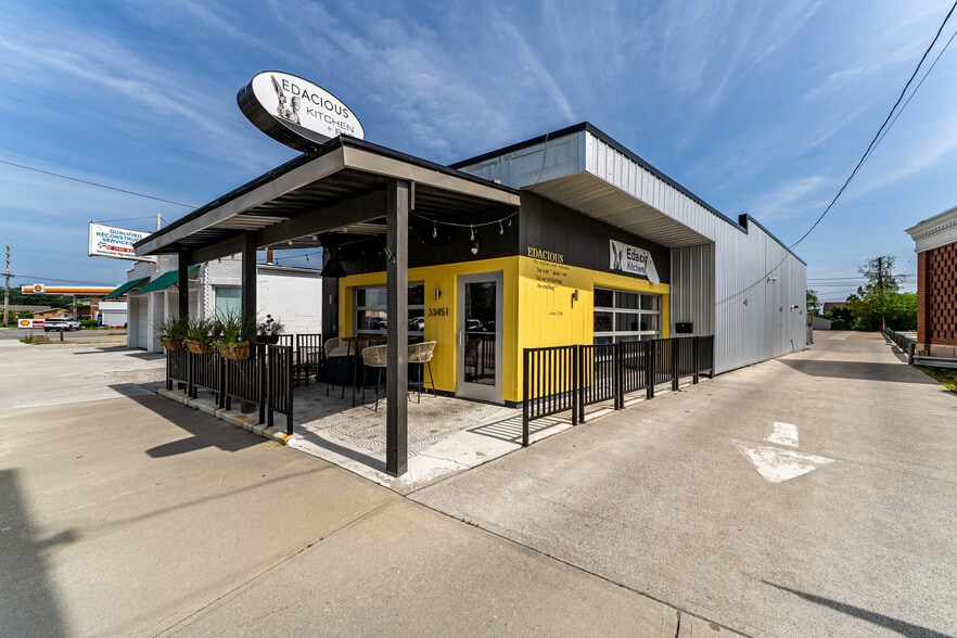 33451 Lake Rd, Avon Lake, OH for sale - Building Photo - Image 2 of 9