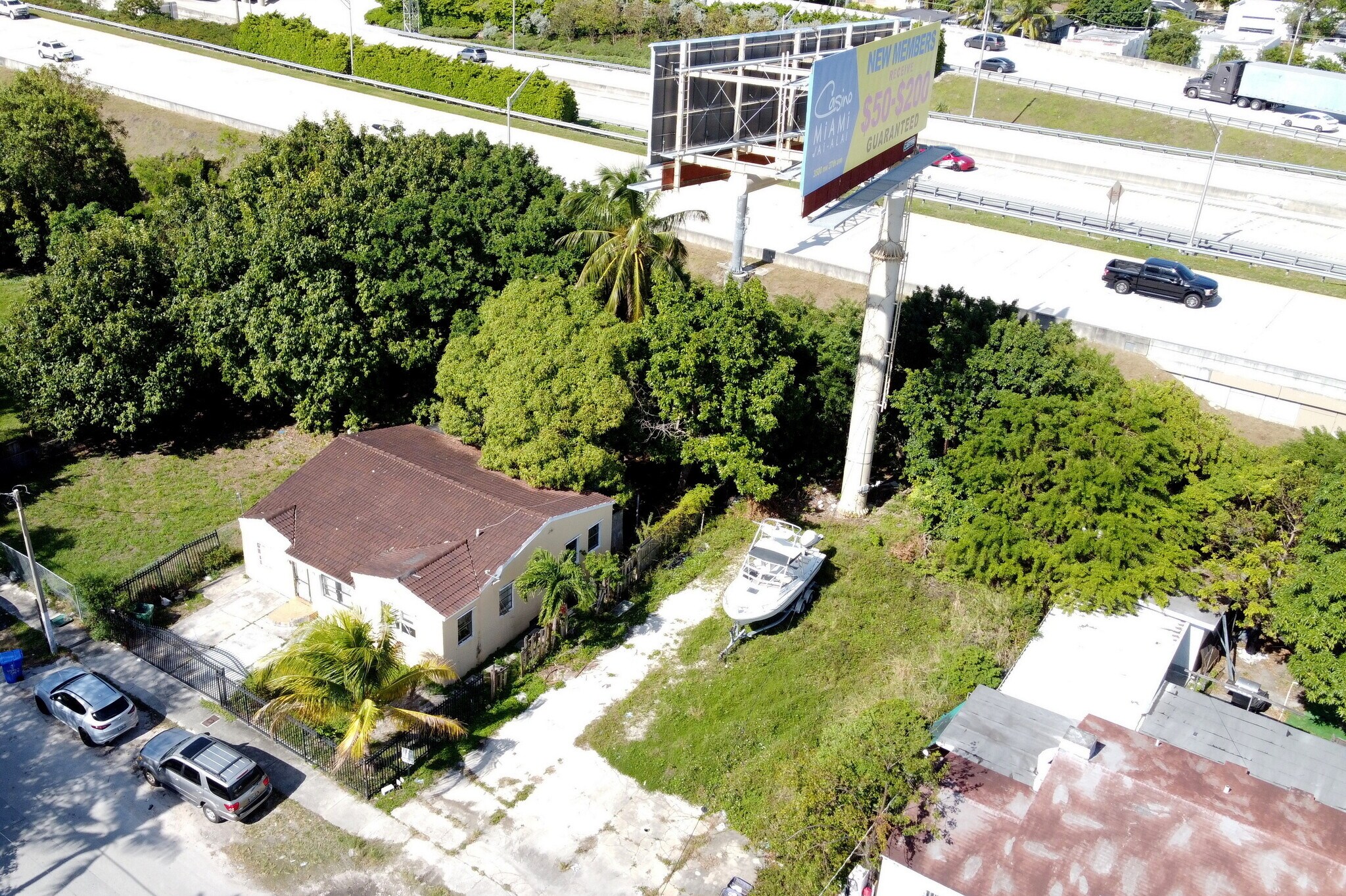 321 NW 37th St, Miami, FL à vendre Aérien- Image 1 de 49