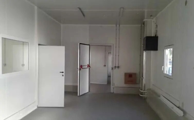 Flex in Rouen for lease - Interior Photo - Image 1 of 2