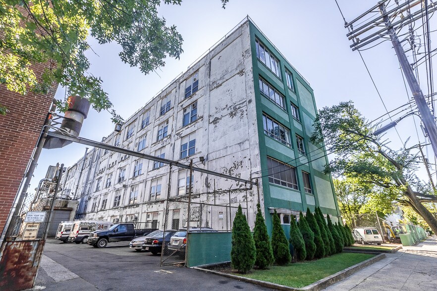 89-91 Shelton Ave, New Haven, CT à vendre - Photo du bâtiment - Image 2 de 39