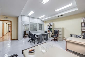Office/Retail in Madrid, Madrid for lease Interior Photo- Image 2 of 20