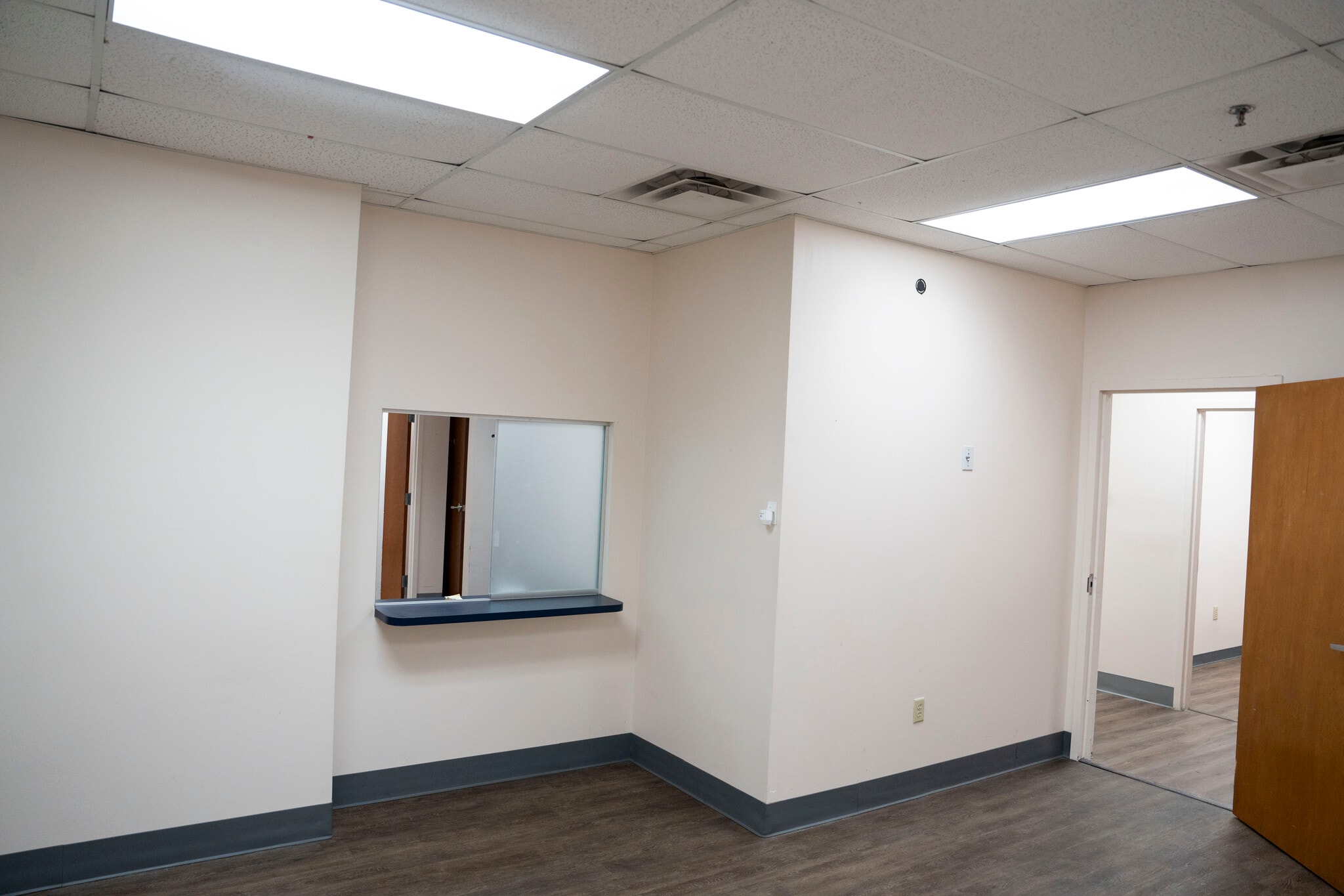 4051 Upper Creek Dr, Sun City Center, FL à louer Photo intérieure- Image 1 de 16