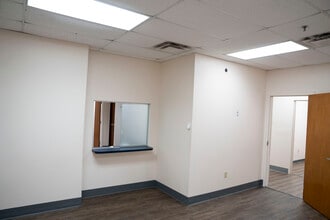 4051 Upper Creek Dr, Sun City Center, FL à louer Photo intérieure- Image 1 de 16