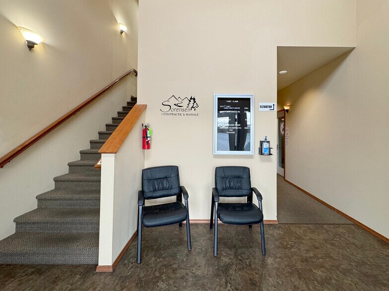 534 N 5th Ave, Sequim, WA à vendre - Photo intérieure - Image 3 de 55