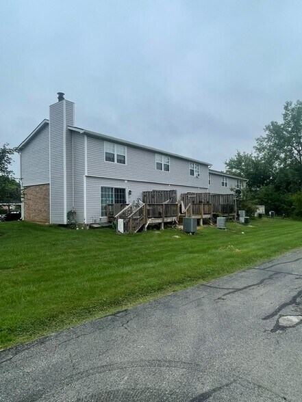 Abbeywood Ct portefeuille de 5 propriétés à vendre sur LoopNet.ca - Photo du bâtiment - Image 1 de 13
