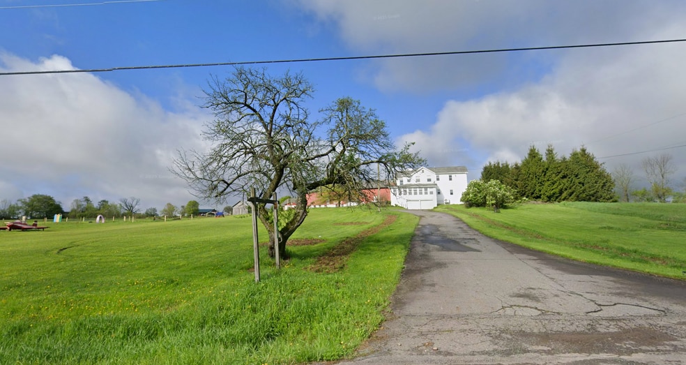 87 Catholic Church Rd, Beach Lake, PA for sale - Primary Photo - Image 1 of 29