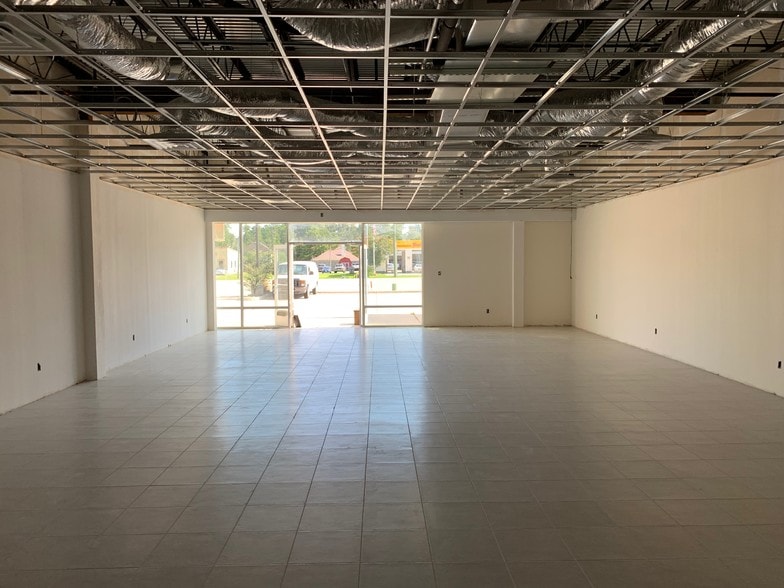 7030 FM 1488 Rd, Magnolia, TX for lease - Interior Photo - Image 3 of 7