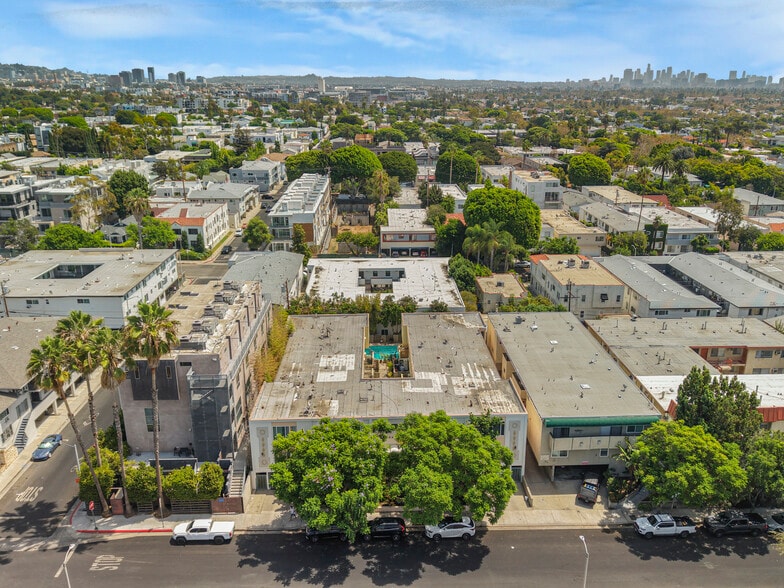 944 N Orange Grove Ave, Los Angeles, CA for sale - Primary Photo - Image 1 of 25
